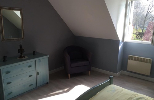 Sille-le-Philippe House | Large room in a spacious Maison bourgeoise.