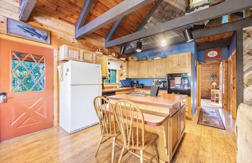 Star Valley Ranch Cabin | Large Rustic Cozy Cabin