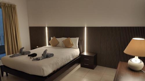 Tower Road Apartment | Large seafront 3 bedroom apartment in the heart of Sliema - MMAI1-2