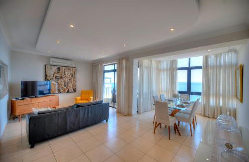 Tower Road Apartment | Large seafront 3 bedroom apartment in the heart of Sliema - MMAI1-2