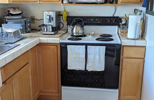 Upper Rockridge Cottage | Large secluded guest suite with patio & garden looking on the Golden Gate Bridge