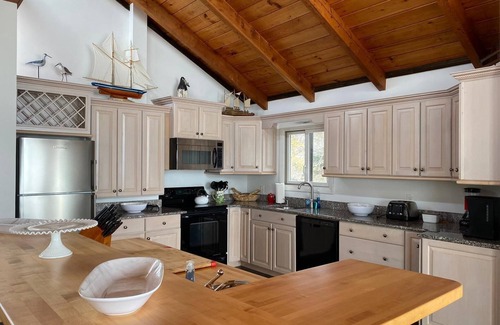 Corea House | Large, secluded home with beautiful private stone beach to explore!