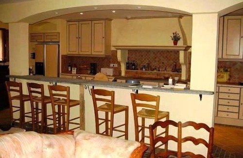 Vallauris Villa | Large, Secured Family Villa w Infinity Pool, Garden, WiFi & AC in Exclusive Area