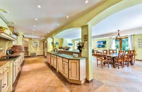 Vallauris Villa | Large, Secured Family Villa w Infinity Pool, Garden, WiFi & AC in Exclusive Area