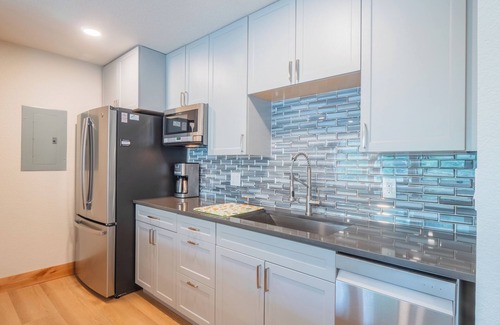 Historic District Condo | Large Ski-in/Walk-Out Downtown Ground Floor Family Friendly 2 Bedroom Unit