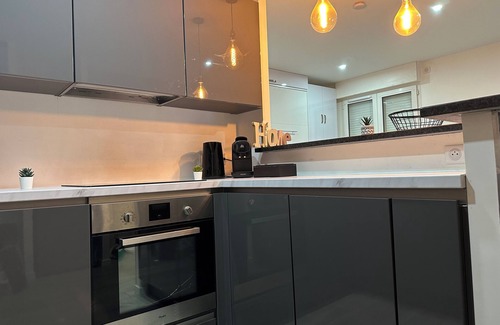 Triel-sur-Seine Apartment | Large studio on the banks of the Seine/40mn from Paris/Netflix