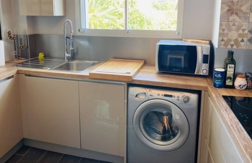 Saint Philippe Apartment | Large studio with parking