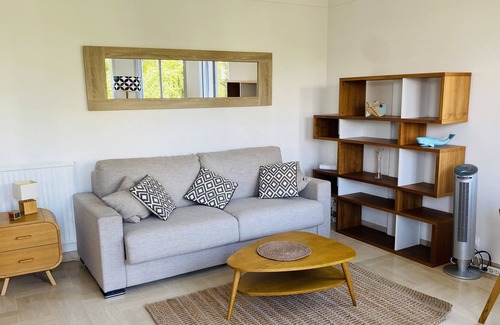 Saint Philippe Apartment | Large studio with parking