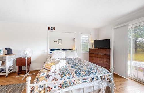 North Truro Hotel | Large Studio with Patio and Pool