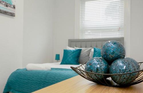 Haringey Apartment | Large Stylish 2bedroom flat in Wood Green