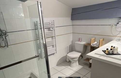 Villeneuve-la-Riviere Bed & Breakfast | Large Suite (2-3 pers.), Jacuzzi & Terrace access, 10' from Perpignan