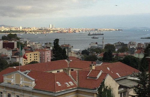 Taksim House | Large Suit With Bosphorus View G-1