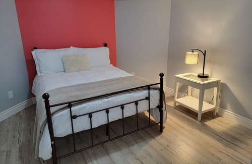 Cambridge House | Large suite with king bed, pool, and parking!