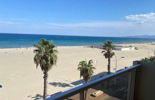 La Jetee Apartment | Large T2 1st line 180° view and parking space