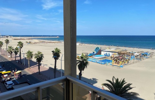 La Jetee Apartment | Large T2 1st line 180° view and parking space