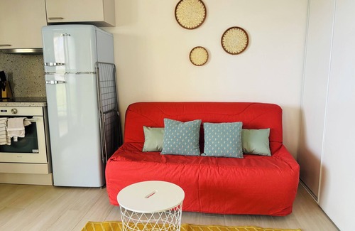 La Cote Radieuse Apartment | LARGE TERRACE FACING THE SEA Canet-Sud,2/4 PERSONS, PARKING, AIR CON.,WIFI