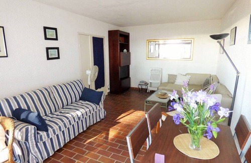 Tamaris Apartment | Large terrace of 30 m² with sea view! Private parking.