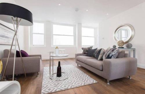 St. Pancras and Somers Town House | Large Three Bed Duplex Camden