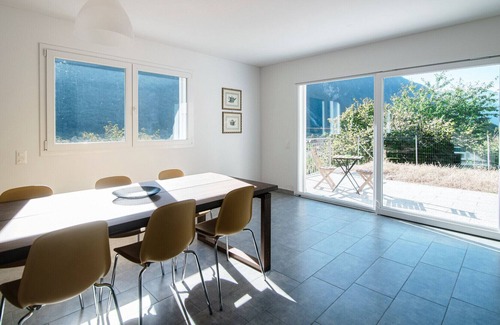 Lostallo Apartment | Large three-room apartment surrounded by greenery (VALVERDE DELUXE)