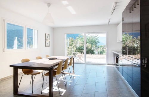 Lostallo Apartment | Large three-room apartment surrounded by greenery (VALVERDE DELUXE)
