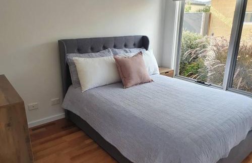 Safety Beach House | Large townhouse direct access to beautiful beach