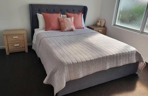 Safety Beach House | Large townhouse direct access to beautiful beach