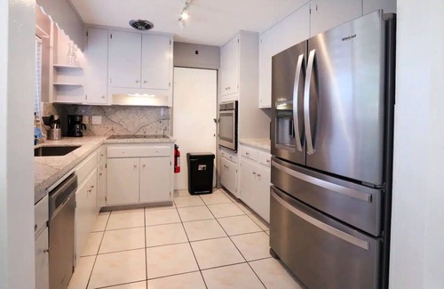 Coral Ridge House | Large Tropical House w/Pool- 4 BD-2 Kings 2 Queens