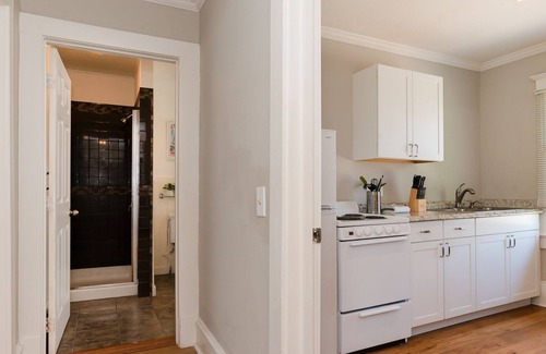 Brighton Apartment | Large unit in Charming Victorian Home on Beacon Hill Seattle !