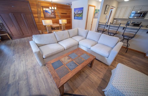 Lakeside Village Condo | Large Updated Unit with Fully equipped kitchen