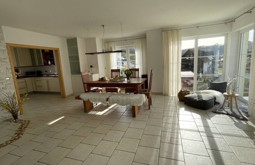 Nieder-Werbe House | Large vacation apartment (120m²) with "beautiful view" Garden with playground