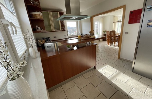 Nieder-Werbe House | Large vacation apartment (120m²) with "beautiful view" Garden with playground