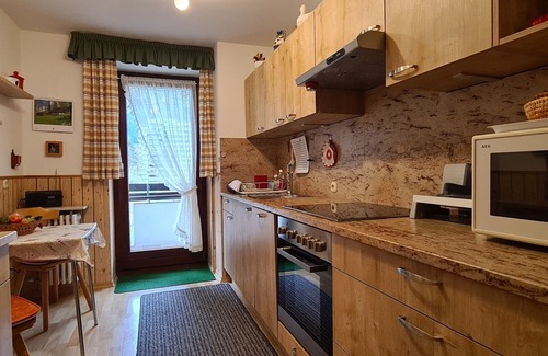 Bad Reichenhall Apartment | Large vacation apartment- 6 persons, 83sqm, 2 bedrooms, 2 balconies