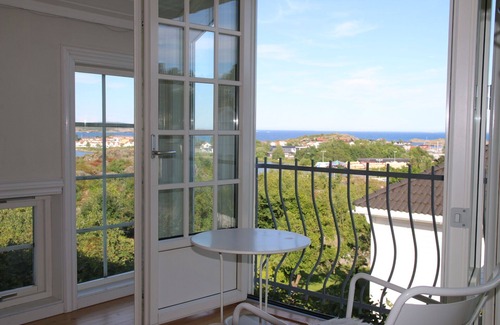 Stavern House | Large vacation home right on the coast in a cozy summer town