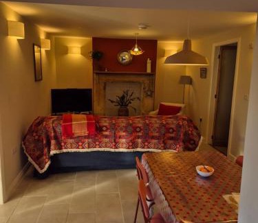 Bath Apartment | Large Victorian garden flat with views of Bath centre