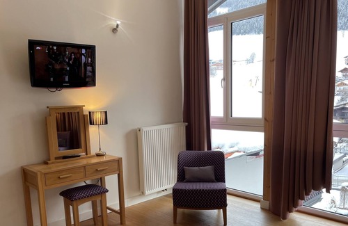 Hinterglemm Villa | Large Villa Augustine is in Hinterglemm CENTRE, NO ski buses or taxi necessary.