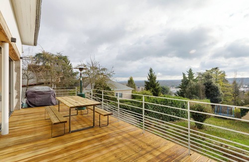 Garches Villa | Large villa in the center of Garches, 20 minutes from Paris and Versailles