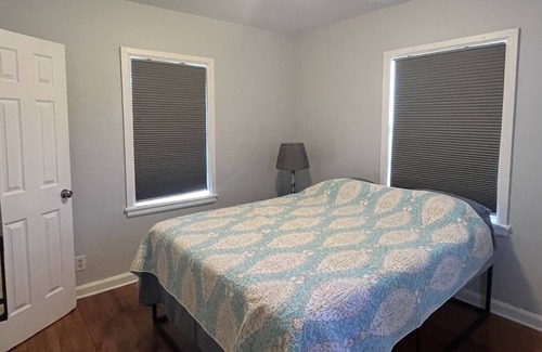 Parker Ridge House | Large Vintage Home close to PBI, Downtown and Beaches