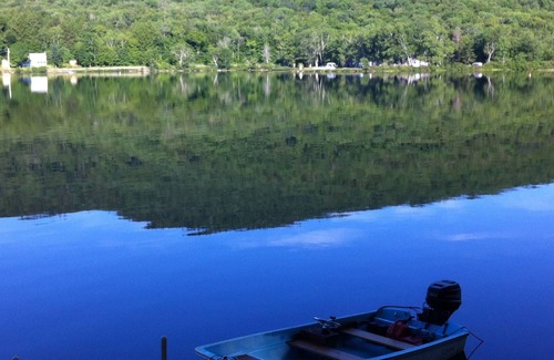 Rumney House | Large Waterfront House on Stinson Lake in The White Mountain National Forest.