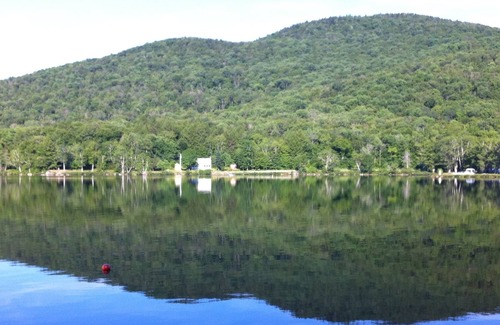 Rumney House | Large Waterfront House on Stinson Lake in The White Mountain National Forest.