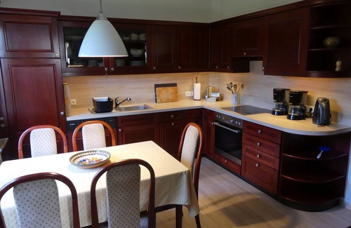 Jever House | Large well-kept house, heated swimming pool, park-like garden. WIRELESS INTERNET ACCESS !