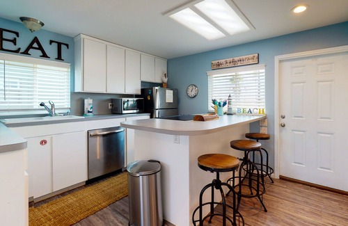 Port Aransas House | Large Yard, Views of Town, Golf cart Access