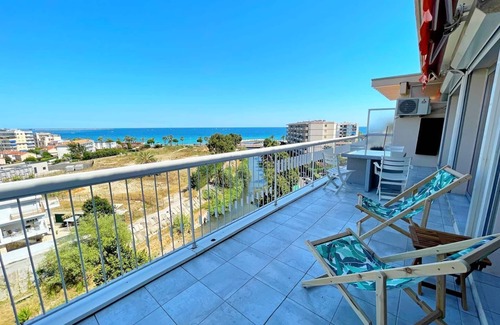 Cros-de-Cagnes Apartment | Larger 2 rooms - Sea View amazing - terrace - parking - air con - 200m beach