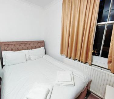 Canary Wharf Apartment | Larger Groups Apartment close to Excel CanaryWharf 02 with Parking