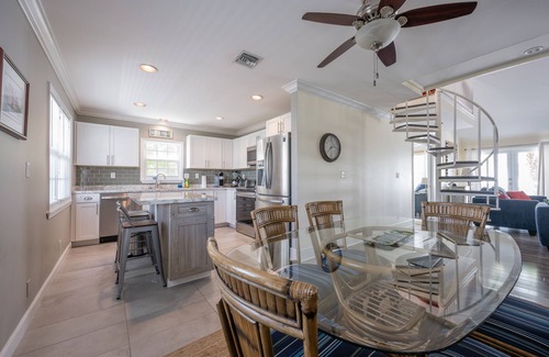 Truman Annex Condo | Largest Shipyard Condo in the Truman Annex - over twice the size with a loft!