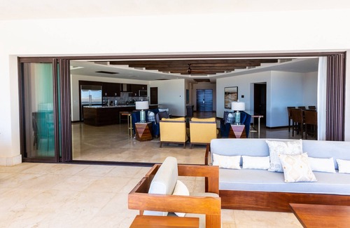 Los Cabos Resort | Largest Terrace on the Ocean in Cabo! SUPER PENTHOUSE w/4,500 sq ft Terrace!
