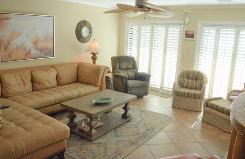 Biltmore Beach Condo | Largo Mar #172**Beachfront 3-Bdrm Condo - sleeps 10**3 Story**Beach Walk-out