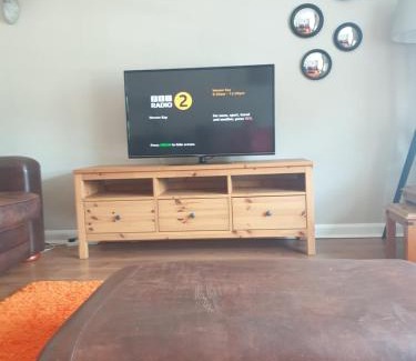 Largs Apartment | Largs stay With Private parking