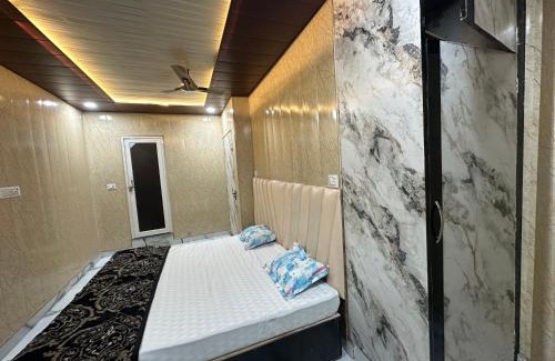 Gorakhpur Hotel | Lari Guest House