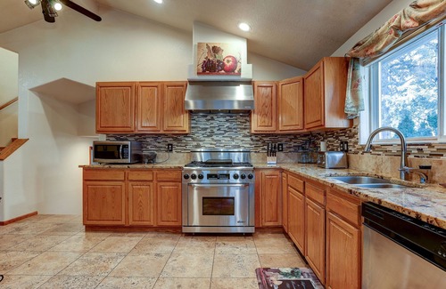 Larkspur House | Larkspur Trail 3 Bedroom Home by RedAwning