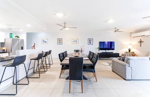 Darwin City Centre Apartment | Larrakeyah Grand Sea View Balcony Haven with Pool